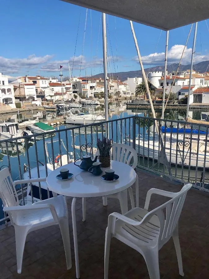 Apt Port Rhodes C, 2 Chbres, 2 Terrasses, Vue Sur Canal Principal De La Marina Et Sur Les Pyrenees Apartment Empuriabrava 0*,  Spain